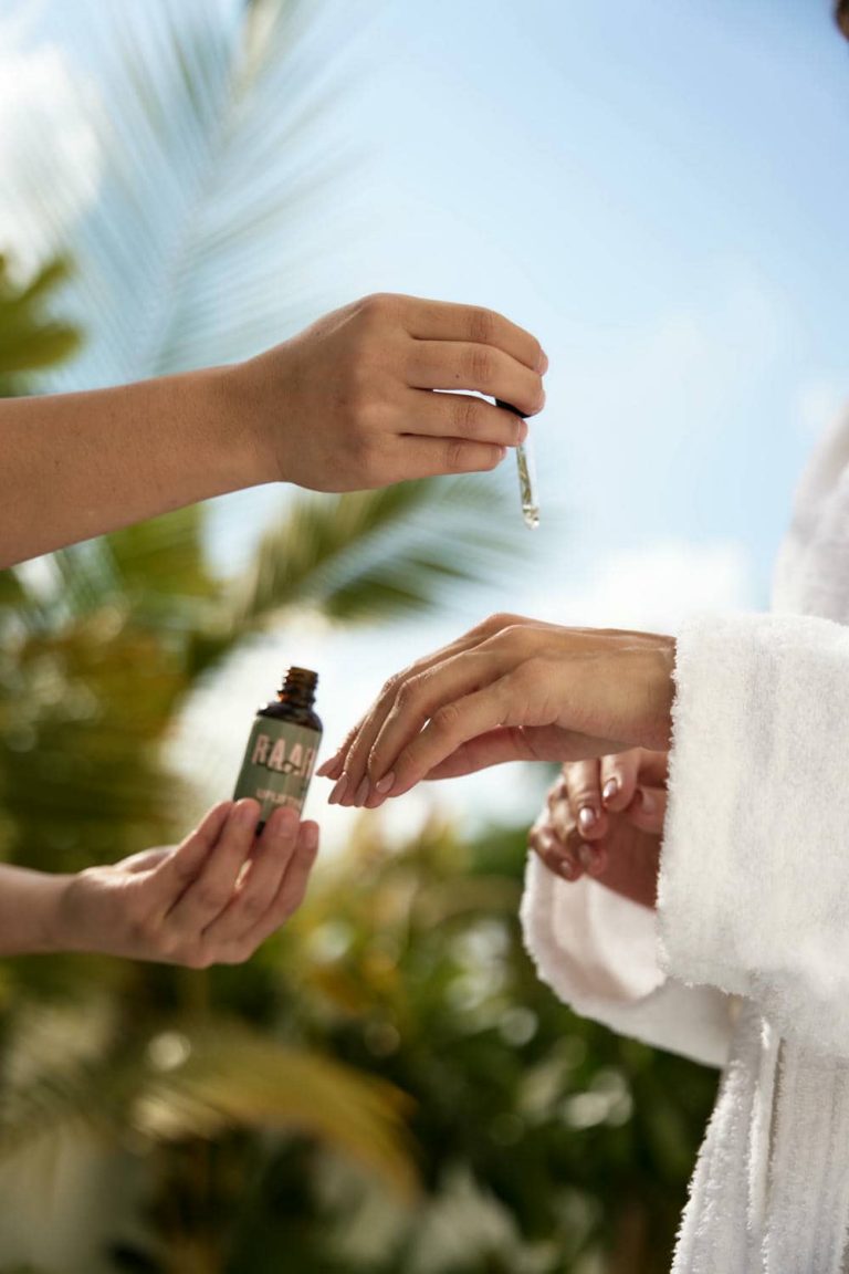 Quick and Effective Relief for Tired, Aching Feet – Foot Massage At Home Dubai